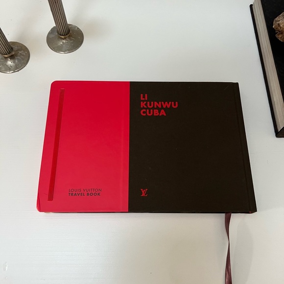 Louis Vuitton Book - Picture 5 of 6